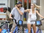 Ди Каприо сделал предложение 25-летней модели 