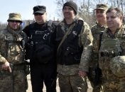 Турчинов посетил самую "горячую" точку в зоне АТО