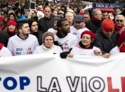 Желтые жилеты выходят из моды: В Париже прошла акция "красных шарфов"