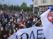 В Сербии продолжают протестовать против избрания президентом страны Вучича