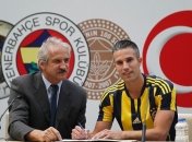 "Фенербахче" представил Ван Перси (Фото)