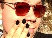 Новый тренд: накрашенные ногти у мужчин (Фото)