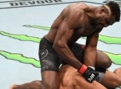 Нганну нокаутировал Дос Сантоса (Видео)