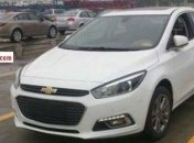 Новый Chevrolet Cruze попался без камуфляжа