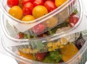 Ученые выяснили, чем опасны салаты из пластиковых упаковок 