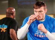 Бой Александра Усика против Стивена Симмонса отменен