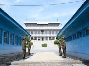 Впервые за 11 лет: Северная и Южная Корея возобновляют военные коммуникации