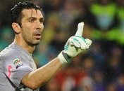 Буффон: "Ювентусу" нужны игроки как Месси или Роналду