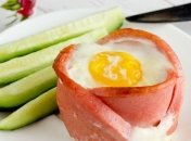 Рецепт дня: яичница с колбасой и сыром, в духовке