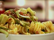 Салат с пастой карри