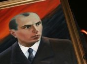 В Киеве открыли фотовыставку о Бандере и Коновальце