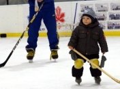 Уникальный хоккеист: полуторагодовалый украинец установил невероятный рекорд