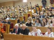  Украинцы написали диктант национального единства: видео и текст