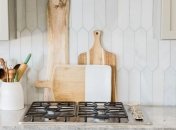 Чищення кухонної дерев'яної дошки