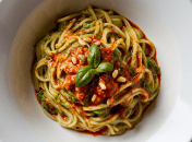 Эта паста обладает пикантным вкусом и ароматом (изображение создано с помощью ИИ)