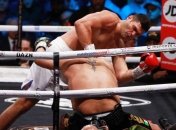 Битва тяжей: Хргович жестким ударом нокаутировал Молину (Видео)