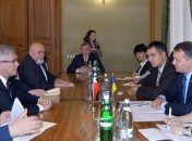 Маршалок польского Сената возмущен сожжением украинского флага