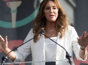 Отчим Кардашьян в новом "образе" претендует на место Шварценеггера: что это значит и как выглядел до "перевоплощения"