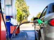 Большие сети АЗС резко снизили цены на топливо 