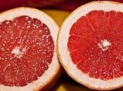 Диетологи рассказали, как грейпфрут влияет на вес