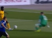 Футболист признался в симуляции и заставил арбитра отменить пенальти (Видео)