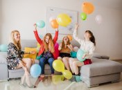 Побажання подрузі у віршах прикрасять її свято