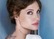 Анджелина Джоли встретилась с поклонником, который сделал тату с ее лицом (Фото)