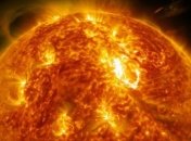 Ученые запечатлели мощные вспышки на Солнце