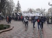 После стычек на митинге нардепы дали заднюю и скрылись в коридорах под Радой (видео)