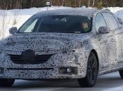 Renault Laguna поймали на тестах