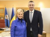 Маккейн объяснила свой визит на украинские выборы