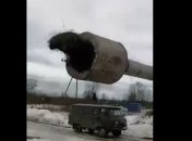 Когда день не задался: в России ремонтники чинили водонапорную башню, но остались без машины (видео)