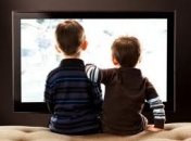 Сбросить лишний вес детям мешают телевизор и компьютер