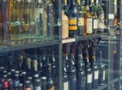 Суд отменил запрет на продажу в Киеве алкоголя ночью, но купить его все равно нельзя