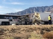 В Калифорнии туристический автобус попал в смертельное ДТП