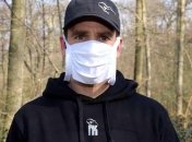 Екс-четверта "ракетка" світу почав виробляти захисні маски