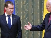 Азаров и Медведев поговорили о газе и утилизации авто 