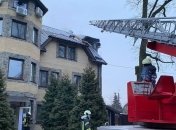 В Киеве загорелся дом престарелых, внутри здания находилось 80 человек