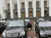 Стало известно, сколько действующих депутатов воспользовались служебным авто