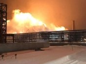 На заводе под Уфой полыхают резервуары со спиртом: видео момента впечатлило сеть 