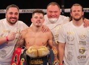 МакГрегор за один раунд избил соперника (видео)