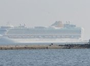 Один из крупнейших лайнеров Британии "AZURA" в Одессе (фото)