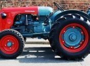 Компания Lamborghini выпустила эксклюзивный трактор