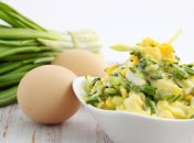 Салат из черемши и яиц