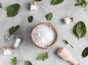 Сіль у сільничці не злежиться, якщо додати кілька грамів цього продукту