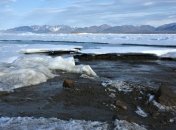 Остров состоит в основном из небольших валунов с илом и мореной.