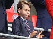 Традиция не нарушена: герцоги Кембриджские опубликовали портрет принца Джорджа в день его рождения