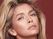 Вера Брежнева ослепила поклонников блестящим костюмом