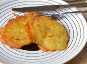 Рецепт дня: картофельные оладьи с сельдью  