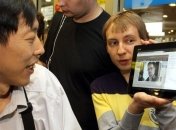 Эдвард Сноуден передал журналистам "тысячи документов"